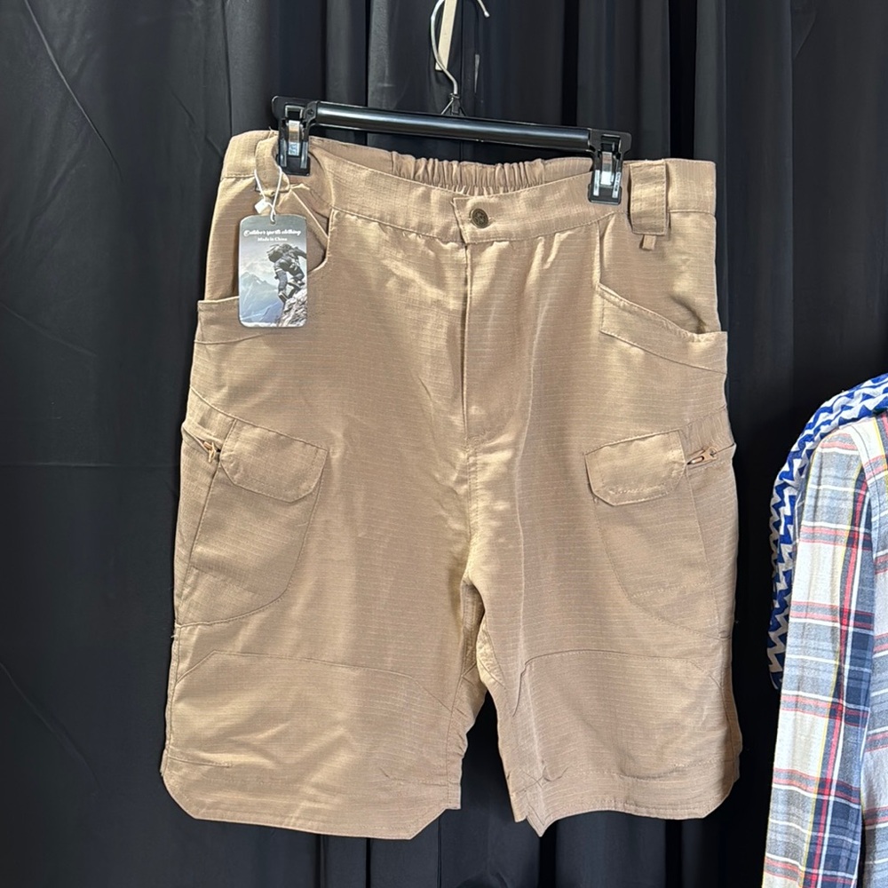 Men's Tan Cargo Shorts